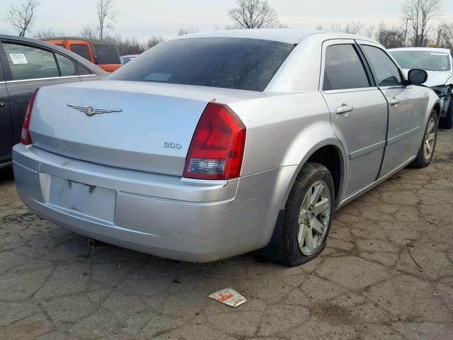 2C3LA43R96H513607 - 2006 CHRYSLER 300 SILVER photo 4