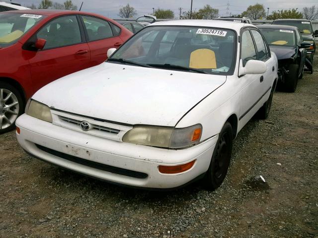 1NXBB02E3TZ368872 - 1996 TOYOTA COROLLA DX WHITE photo 2