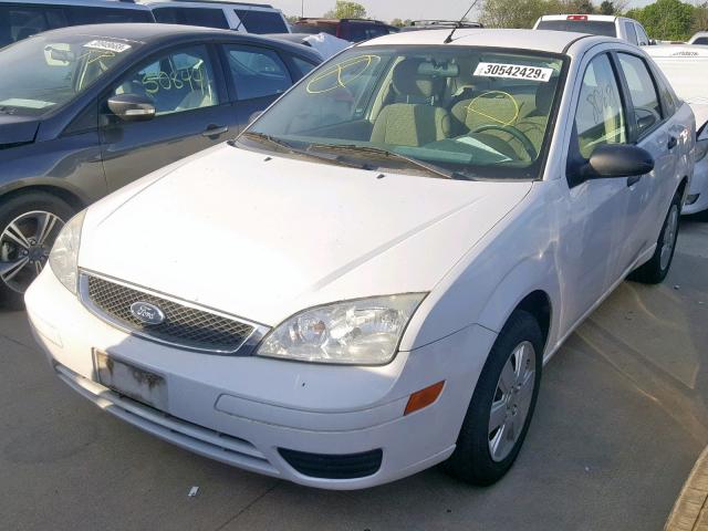 1FAHP34N67W294104 - 2007 FORD FOCUS ZX4 BEIGE photo 2