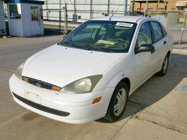 1FAFP34364W186910 - 2004 FORD FOCUS SE C WHITE photo 2