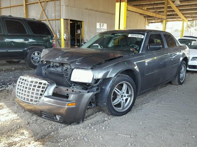 2C3KA43R88H176927 - 2008 CHRYSLER 300 LX GRAY photo 2