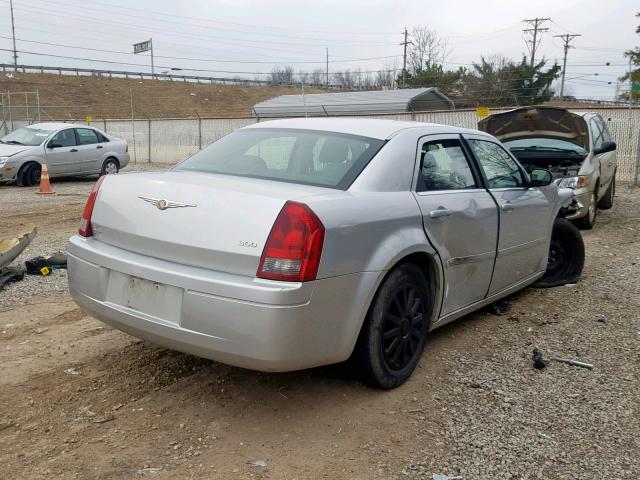 2C3KA43R66H376797 - 2006 CHRYSLER 300 SILVER photo 4