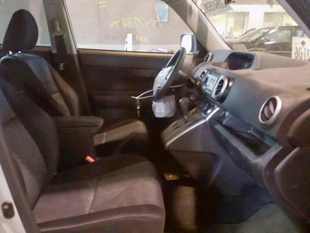 JTLZE4FEXCJ022724 - 2012 TOYOTA SCION XB SILVER photo 5