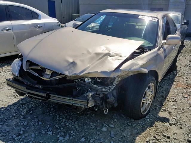 19UUA5678YA057408 - 2000 ACURA 3.2TL GOLD photo 2