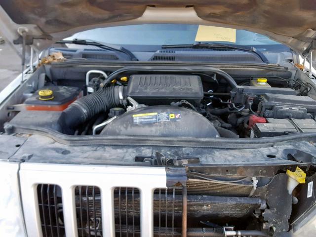 1J8HG48N96C274173 - 2006 JEEP COMMANDER SILVER photo 7