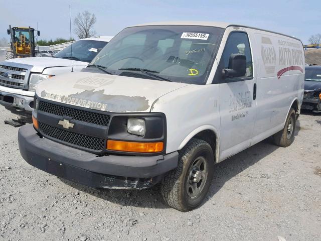 1GCFG15XX81226456 - 2008 CHEVROLET EXPRESS G1 WHITE photo 2