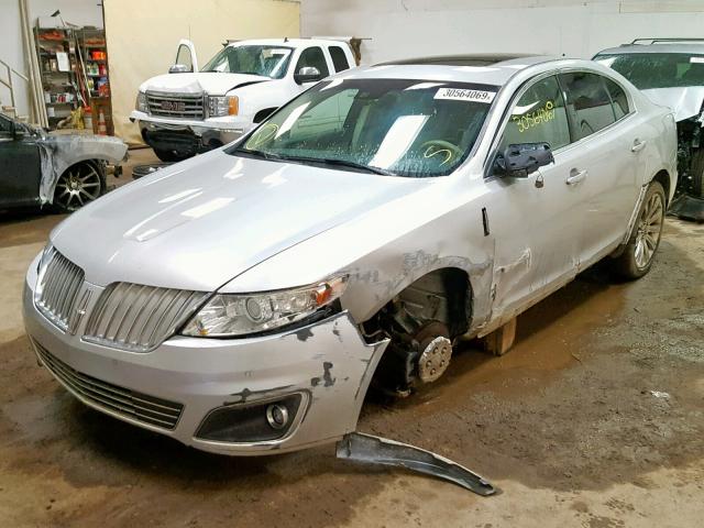 1LNHM94R49G631354 - 2009 LINCOLN MKS SILVER photo 2