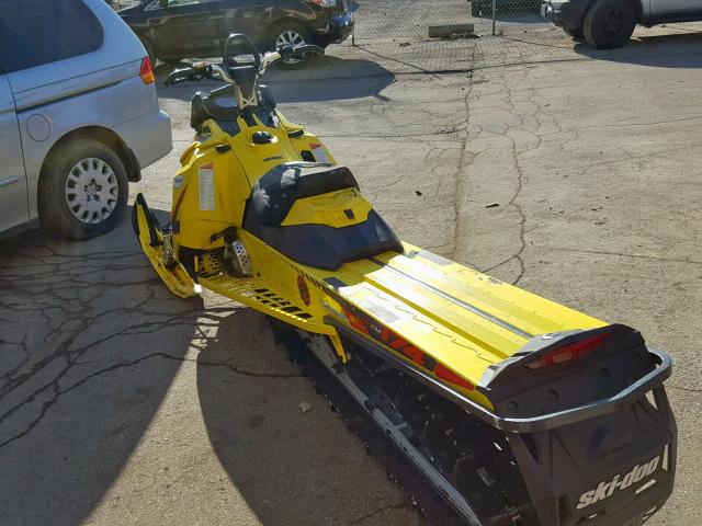 2BPSTEFA2FV000746 - 2015 SKI DOO SUMMIT X YELLOW photo 3