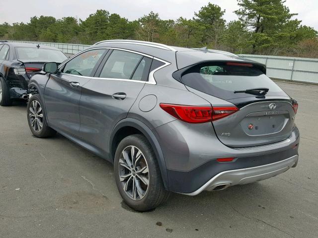 SJKCH5CR5HA024357 - 2017 INFINITI QX30 BASE GRAY photo 3