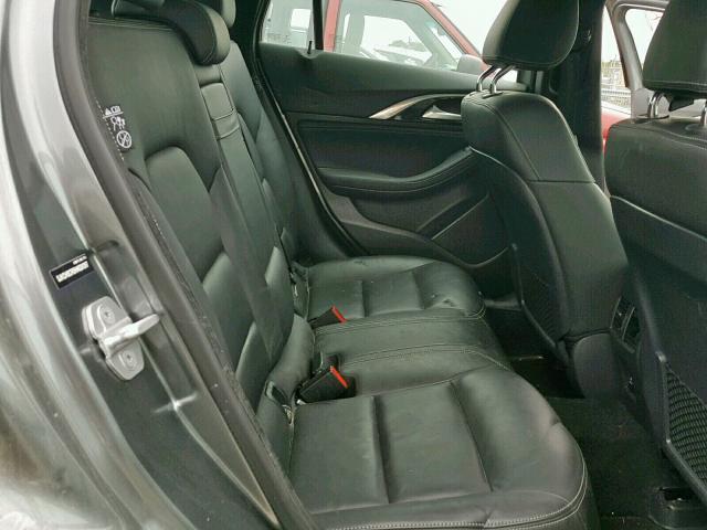 SJKCH5CR5HA024357 - 2017 INFINITI QX30 BASE GRAY photo 6