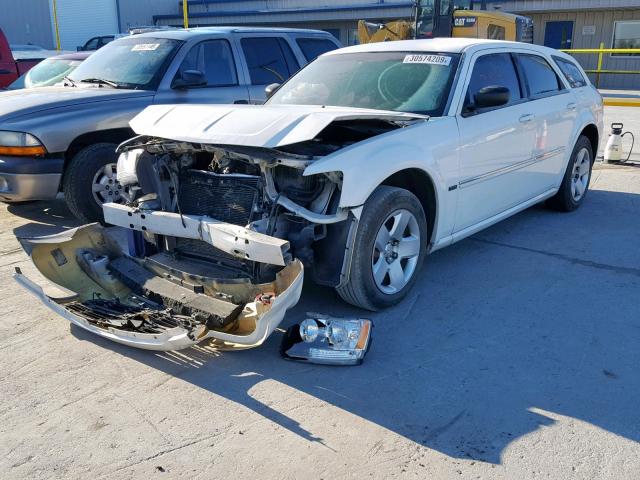 2D4FV47T78H166285 - 2008 DODGE MAGNUM WHITE photo 2