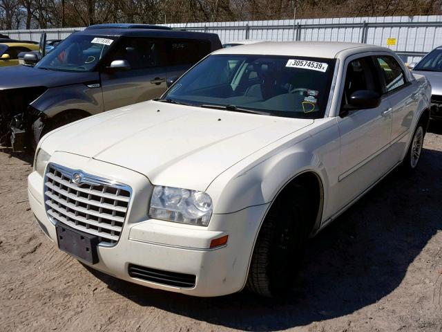 2C3JA43R15H675995 - 2005 CHRYSLER 300 CREAM photo 2