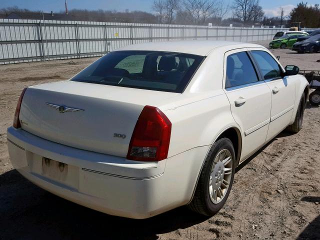 2C3JA43R15H675995 - 2005 CHRYSLER 300 CREAM photo 4