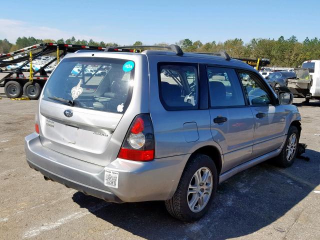 JF1SG66648H724814 - 2008 SUBARU FORESTER S SILVER photo 4