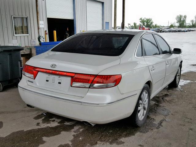 KMHFC46F07A236524 - 2007 HYUNDAI AZERA SE WHITE photo 4