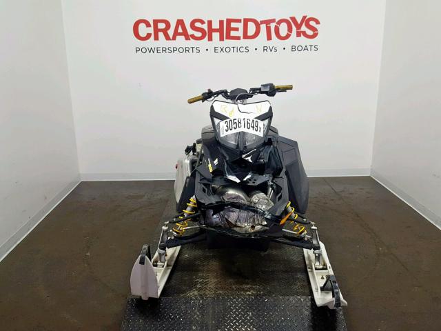 2BPSBUAC8AV000071 - 2010 SKI DOO RENEGADE BLACK photo 2