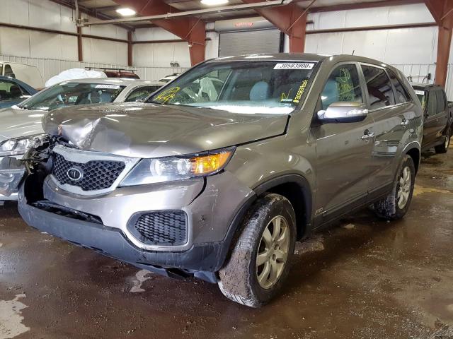 5XYKTCA67CG200473 - 2012 KIA SORENTO BASE  photo 2