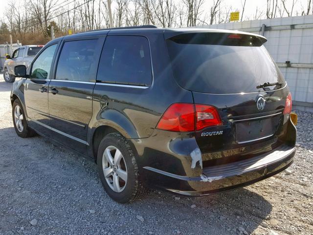 2V4RW3DGXBR642383 - 2011 VOLKSWAGEN ROUTAN SE BLACK photo 3