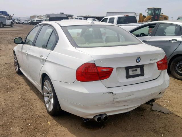 WBAPH5C59BA442507 - 2011 BMW 328 I SULE WHITE photo 3