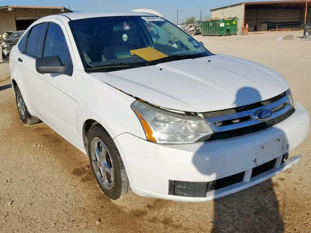 1FAHP34N18W119308 - 2008 FORD FOCUS S/SE WHITE photo 1