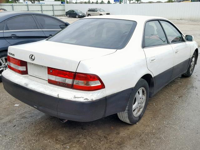 JT8BF28G710318332 - 2001 LEXUS ES 300 WHITE photo 4