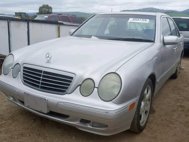 WDBJF65J62B483393 - 2002 MERCEDES-BENZ E 320 SILVER photo 2