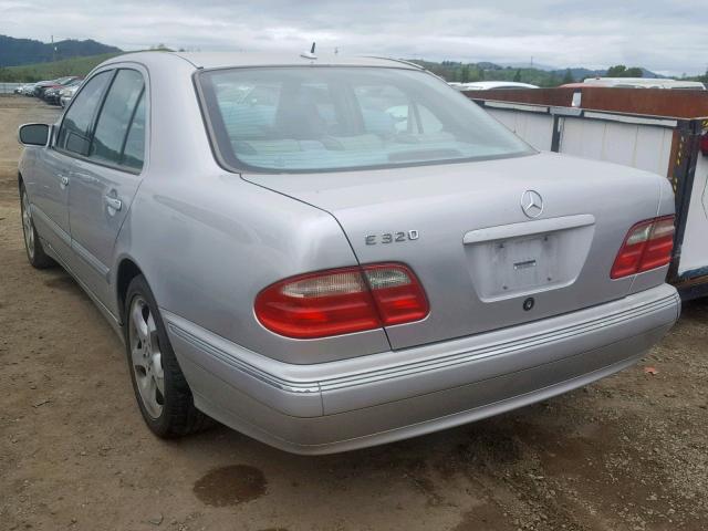 WDBJF65J62B483393 - 2002 MERCEDES-BENZ E 320 SILVER photo 3