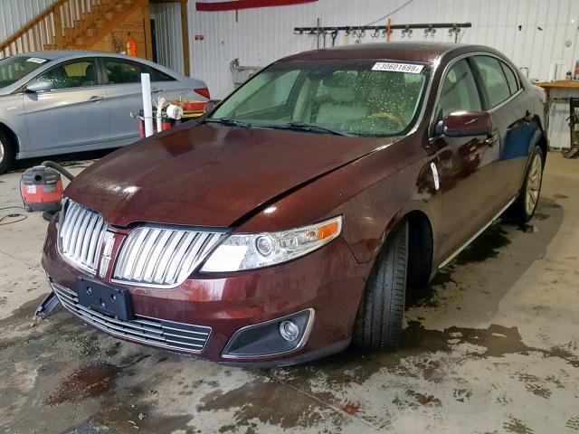 1LNHL9FT1CG800734 - 2012 LINCOLN MKS BURGUNDY photo 2