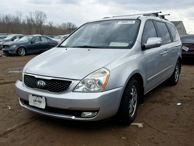 KNDMG4C76E6577584 - 2014 KIA SEDONA LX SILVER photo 2