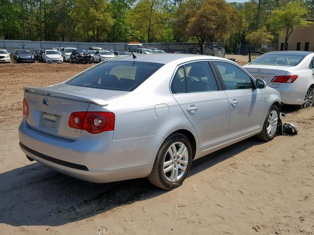 3VWEF71K57M201295 - 2007 VOLKSWAGEN JETTA WOLF SILVER photo 4