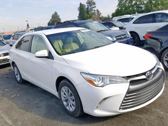 4T4BF1FK5FR481095 - 2015 TOYOTA CAMRY LE თეთრი ფოტო 1