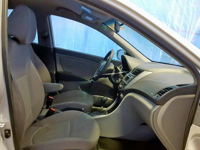 KMHCT4AE5HU174491 - 2017 HYUNDAI ACCENT SE SILVER photo 5