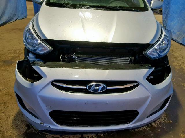 KMHCT4AE5HU174491 - 2017 HYUNDAI ACCENT SE SILVER photo 9