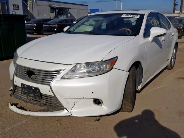 JTHBW1GG2E2063787 - 2014 LEXUS ES 300H WHITE photo 2