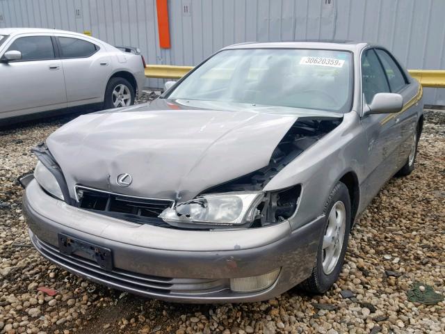 JT8BF28G7X5073611 - 1999 LEXUS ES 300 BEIGE photo 2