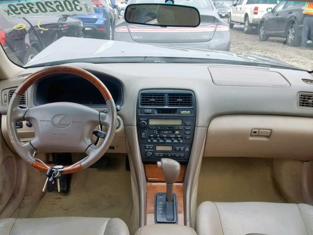 JT8BF28G7X5073611 - 1999 LEXUS ES 300 BEIGE photo 9