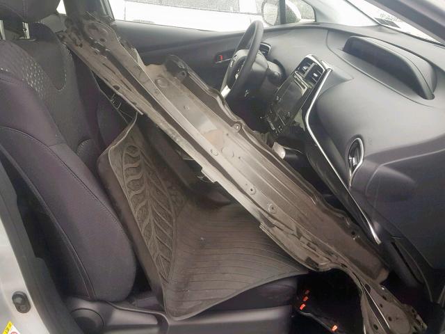 JTDKARFP1J3086479 - 2018 TOYOTA PRIUS PRIM 银色 照片 5