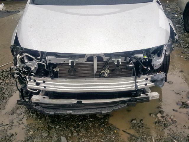 JTDKARFP1J3086479 - 2018 TOYOTA PRIUS PRIM 银色 照片 9