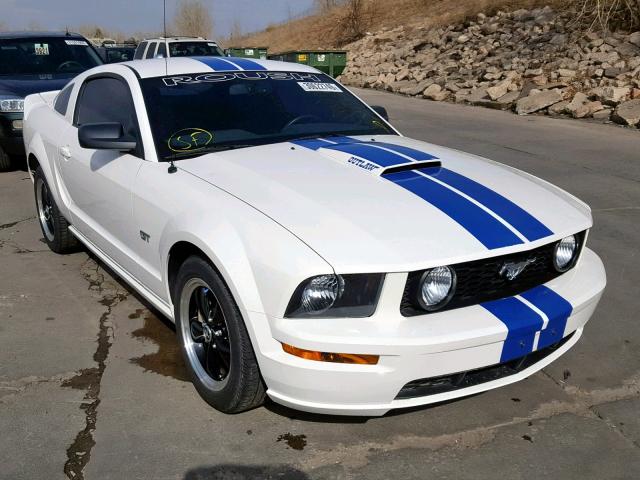 1ZVHT82H175278430 - 2007 FORD MUSTANG GT WHITE photo 1