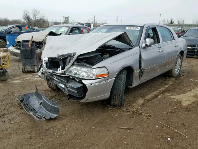 1LNHM81W94Y659576 - 2004 LINCOLN TOWN CAR E TAN photo 2