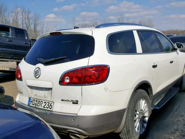 5GALRBED9AJ121911 - 2010 BUICK ENCLAVE CX WHITE photo 4