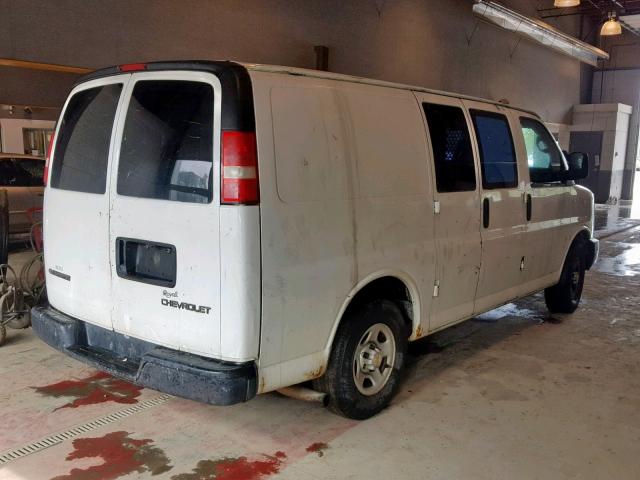 1GCEG15X141116885 - 2004 CHEVROLET EXPRESS G1 WHITE photo 4