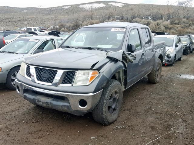 1N6AD07U07C418548 - 2007 NISSAN FRONTIER C GRAY photo 2