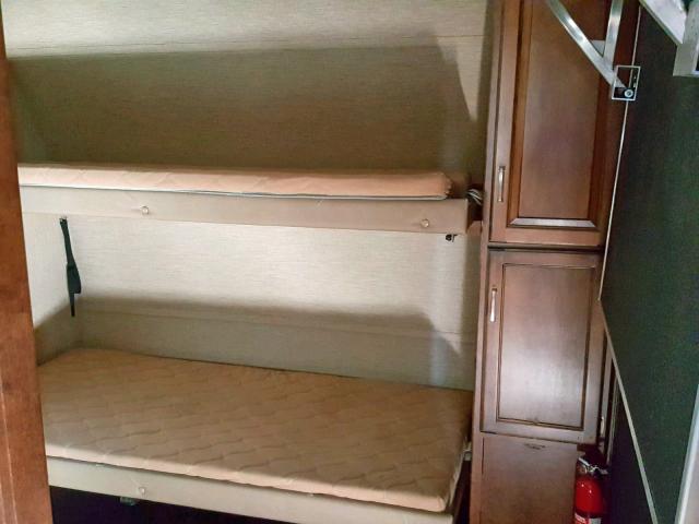 4YDT32429JB451331 - 2018 KEYSTONE OUTBACK TWO TONE photo 8