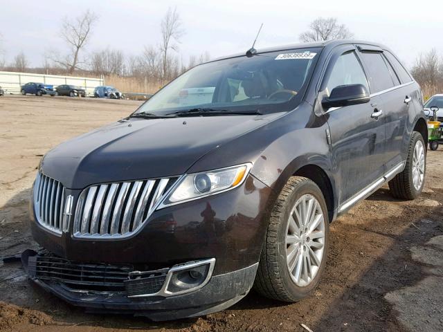 2LMDJ8JK5DBL16432 - 2013 LINCOLN MKX BROWN photo 2