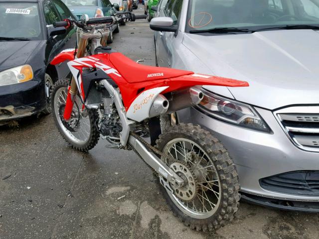 JH2PE0737JK103686 - 2018 HONDA CRF450 R RED photo 3