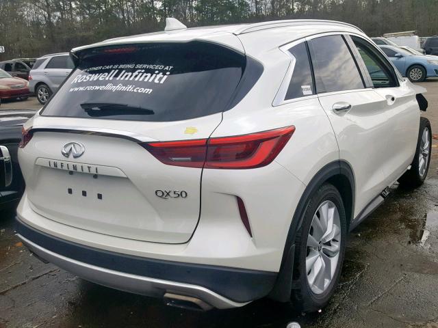 3PCAJ5M39KF107376 - 2019 INFINITI QX50 ESSEN WHITE photo 4