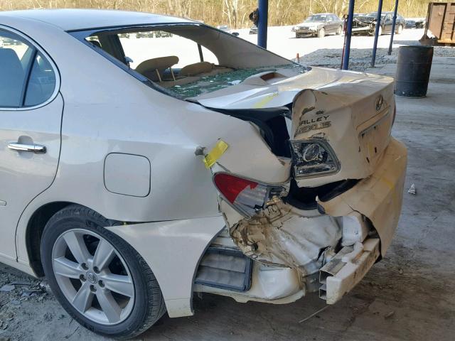 JTHBA30G465173082 - 2006 LEXUS ES 330 WHITE photo 9