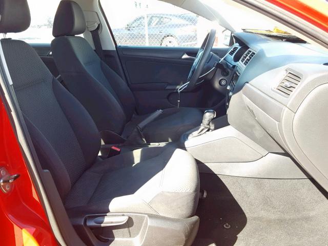 3VW2K7AJ2BM091062 - 2011 VOLKSWAGEN JETTA BASE RED photo 5