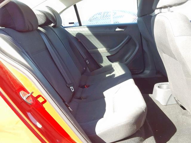 3VW2K7AJ2BM091062 - 2011 VOLKSWAGEN JETTA BASE RED photo 6